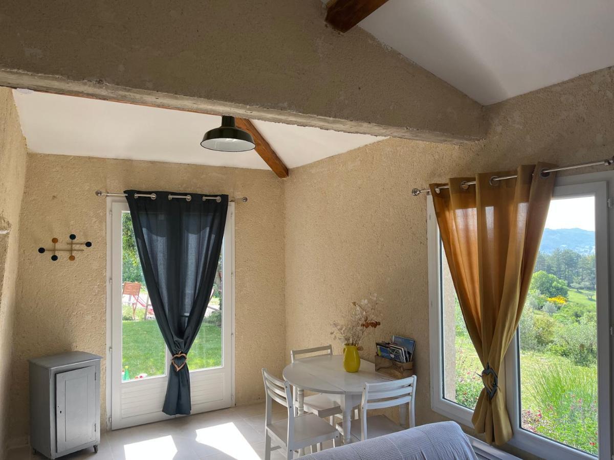 Cabanon Entoure De Montagnes Et D'Oliviers Villa Nyons Exteriör bild