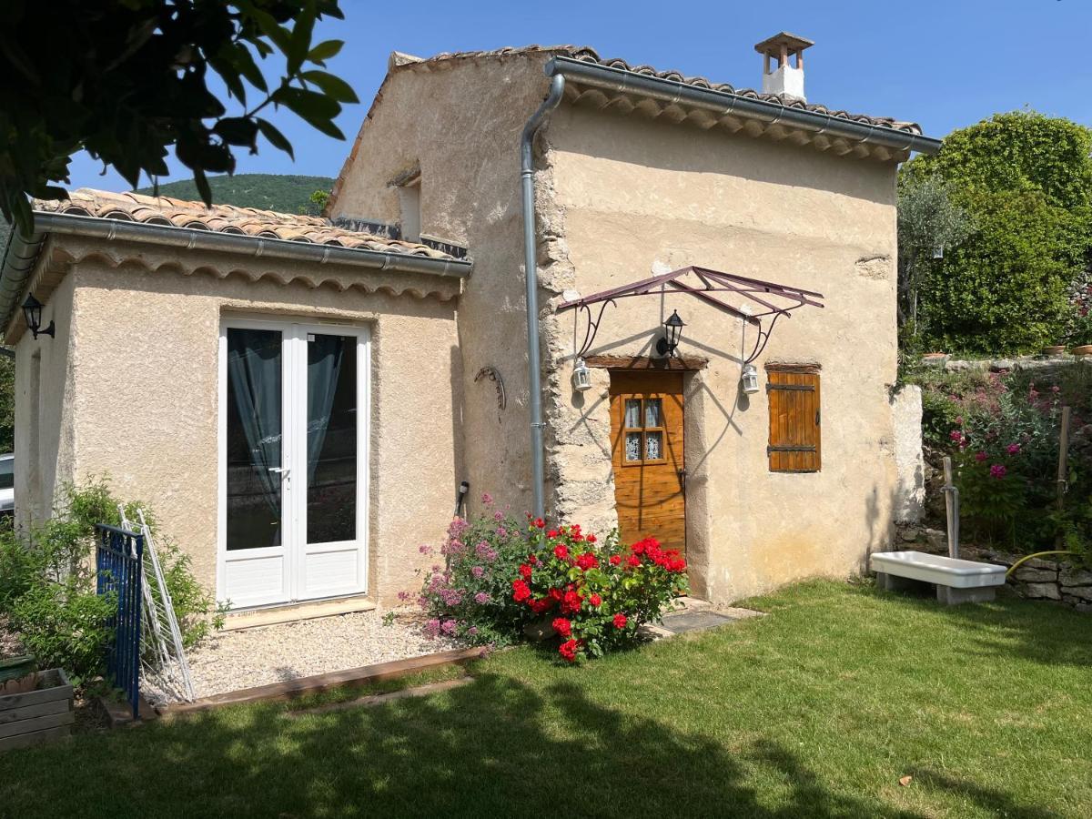 Cabanon Entoure De Montagnes Et D'Oliviers Villa Nyons Exteriör bild