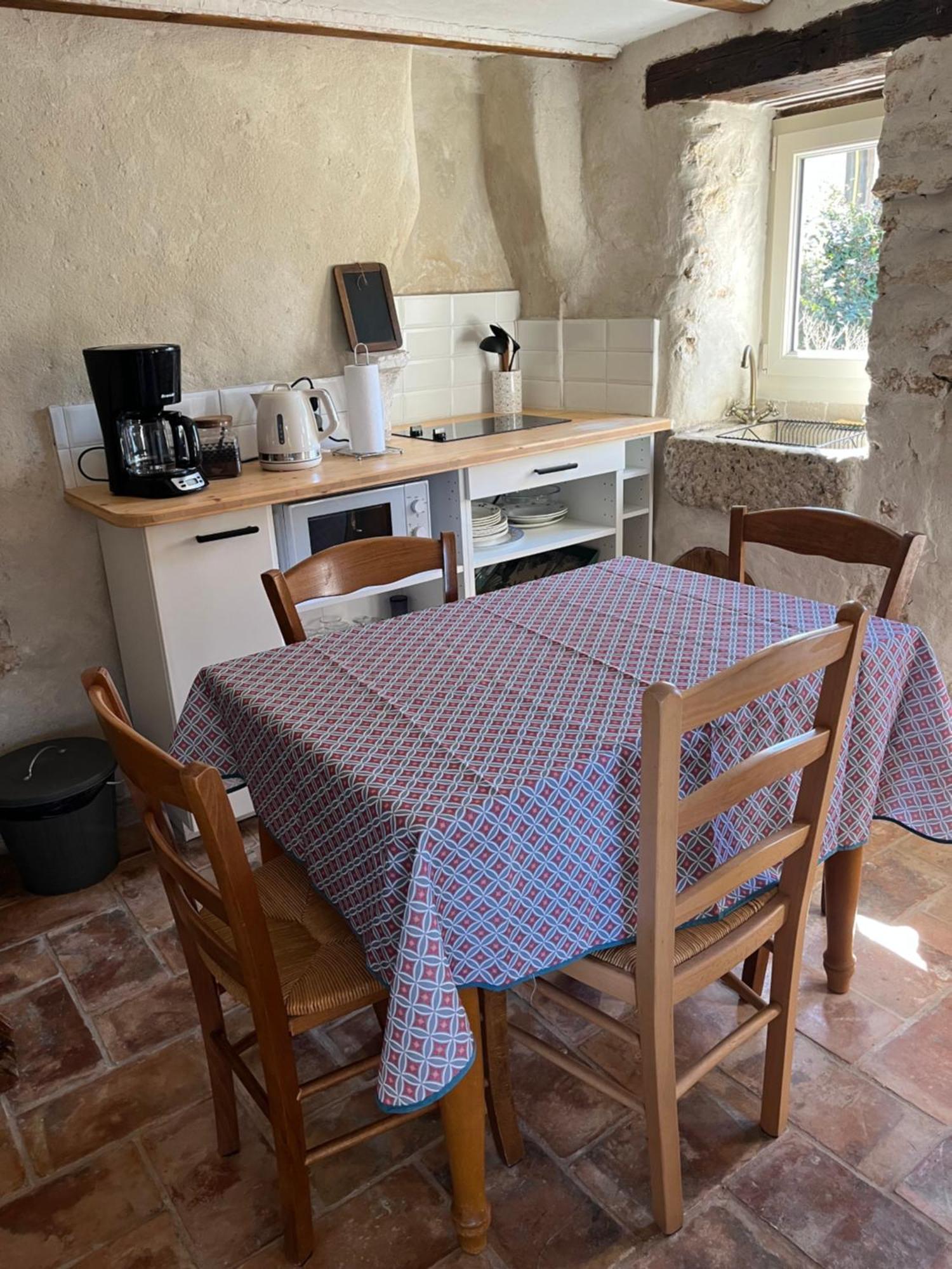 Cabanon Entoure De Montagnes Et D'Oliviers Villa Nyons Exteriör bild