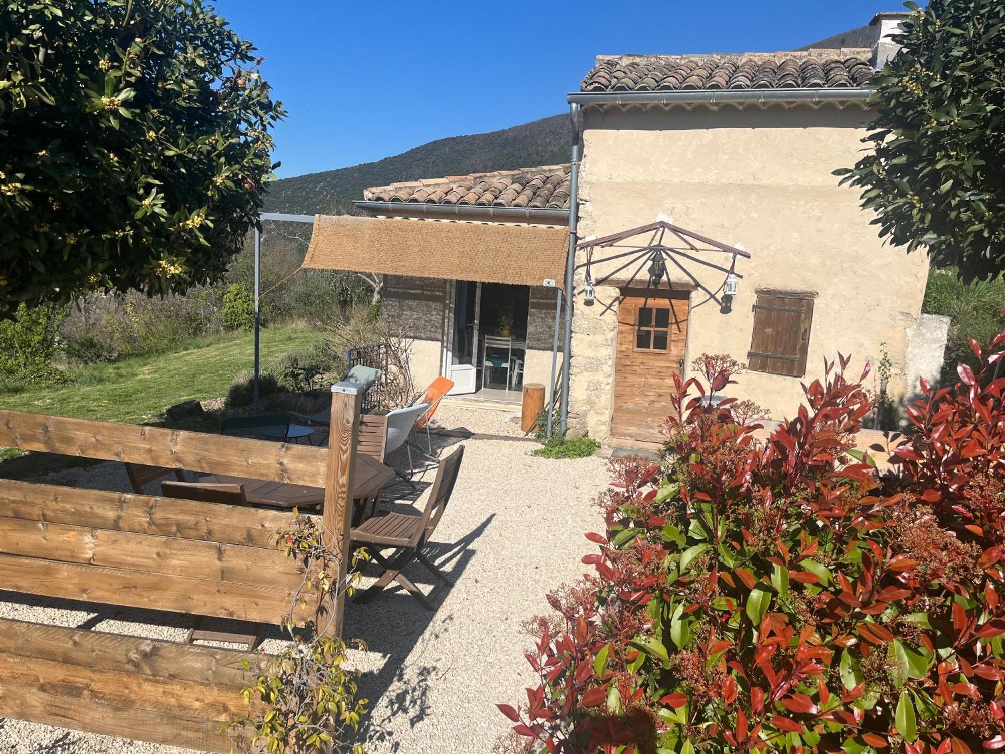 Cabanon Entoure De Montagnes Et D'Oliviers Villa Nyons Exteriör bild