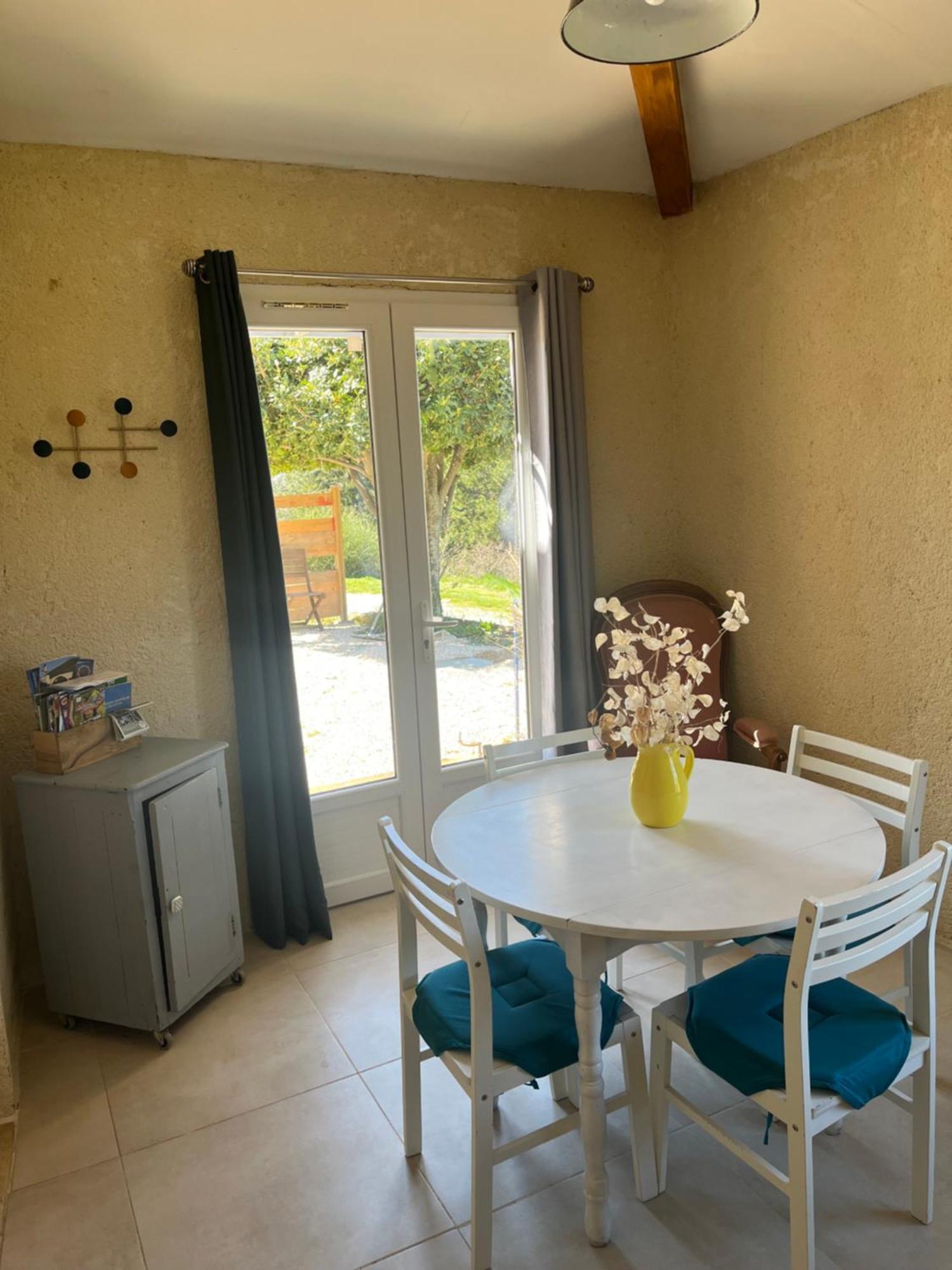 Cabanon Entoure De Montagnes Et D'Oliviers Villa Nyons Exteriör bild