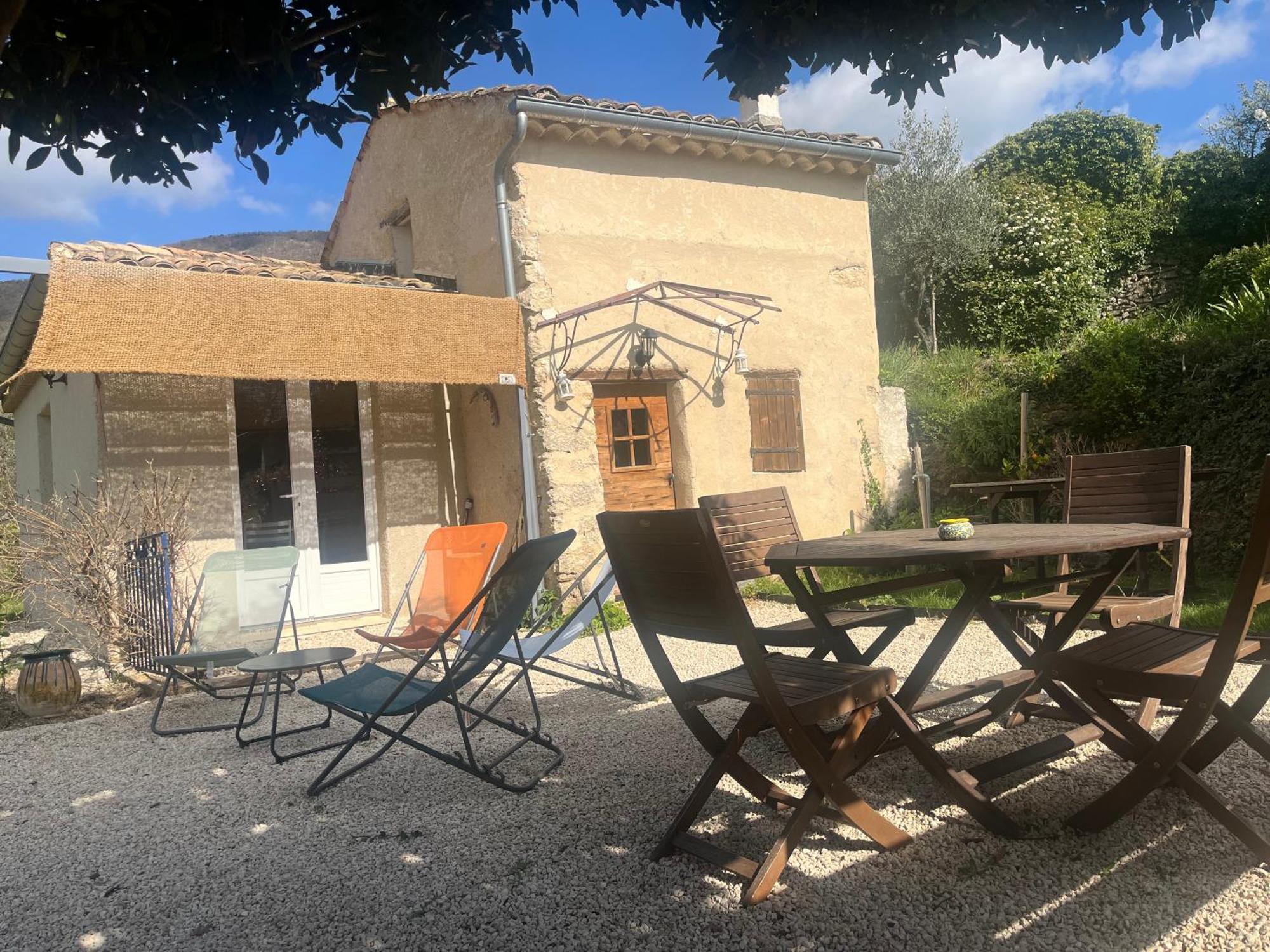 Cabanon Entoure De Montagnes Et D'Oliviers Villa Nyons Exteriör bild